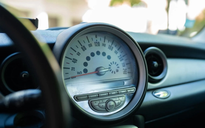 MINI ONE cena 9500 przebieg: 177777, rok produkcji 2007 z Szczecin małe 172